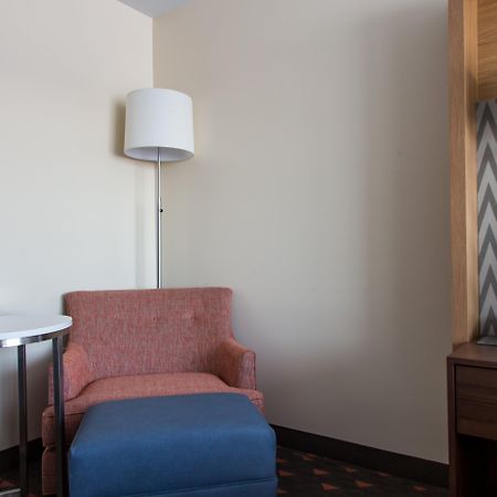 Holiday Inn Hotel & Suites - Mount Pleasant By Ihg Экстерьер фото