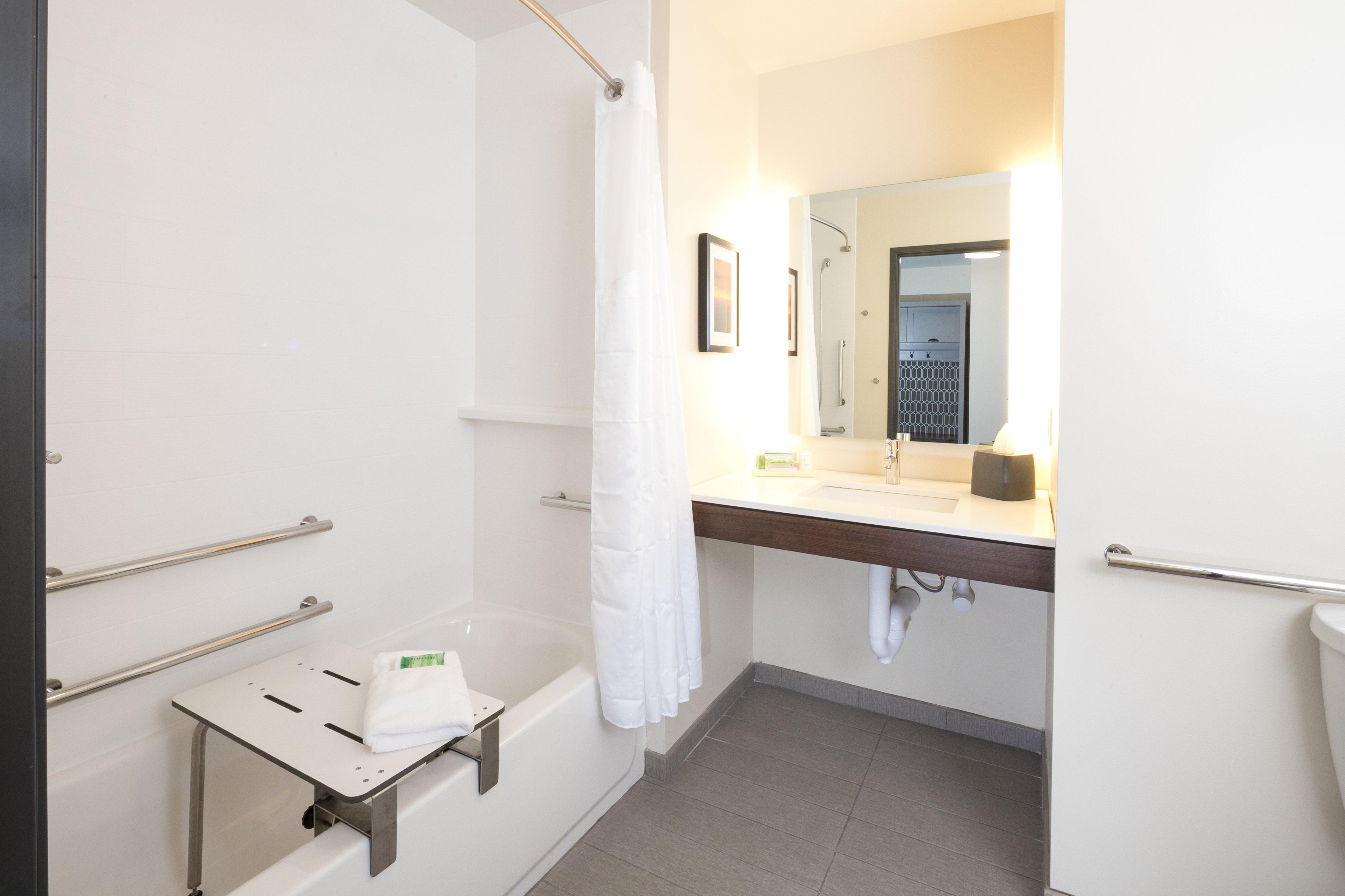 Holiday Inn Hotel & Suites - Mount Pleasant By Ihg Экстерьер фото