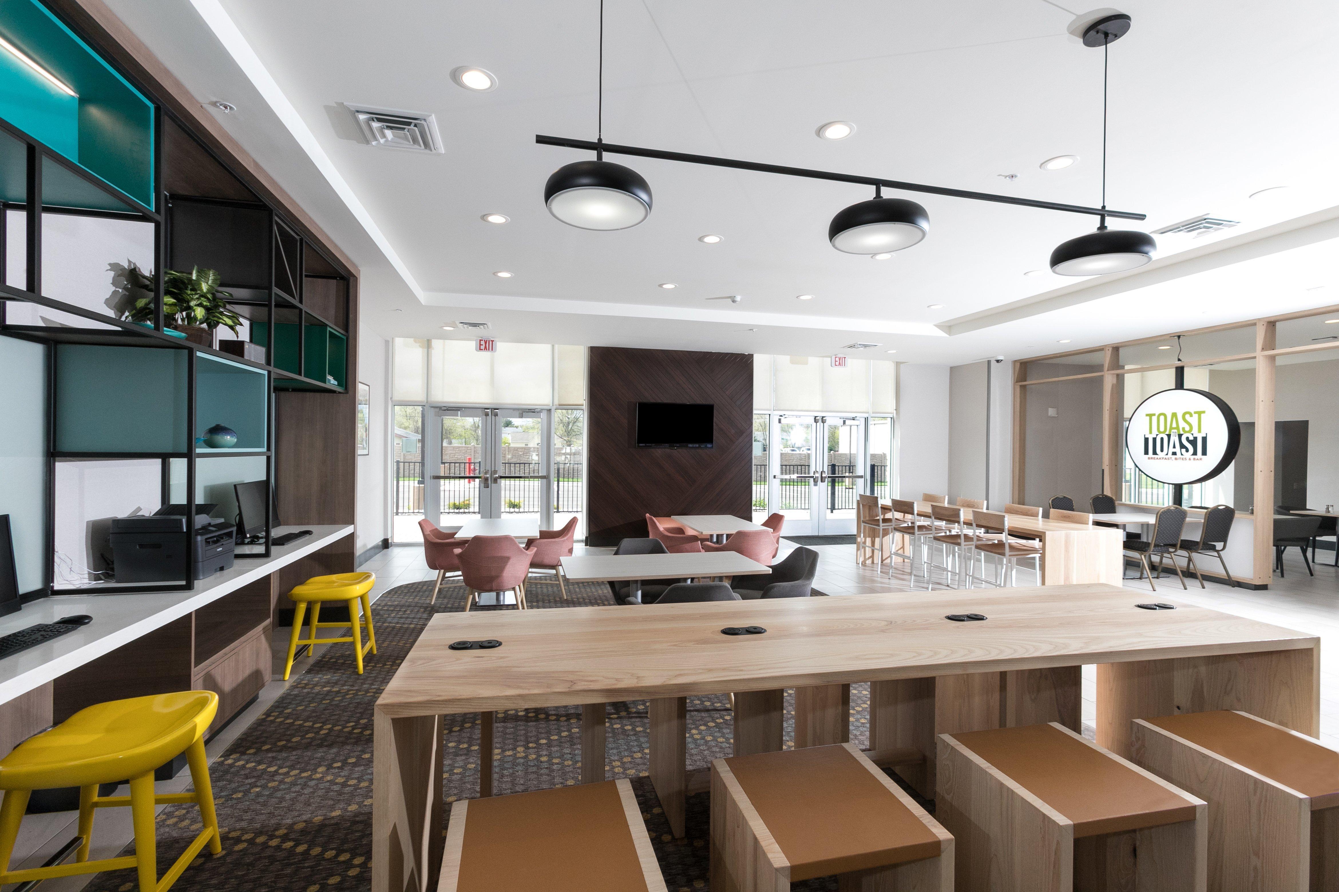 Holiday Inn Hotel & Suites - Mount Pleasant By Ihg Экстерьер фото