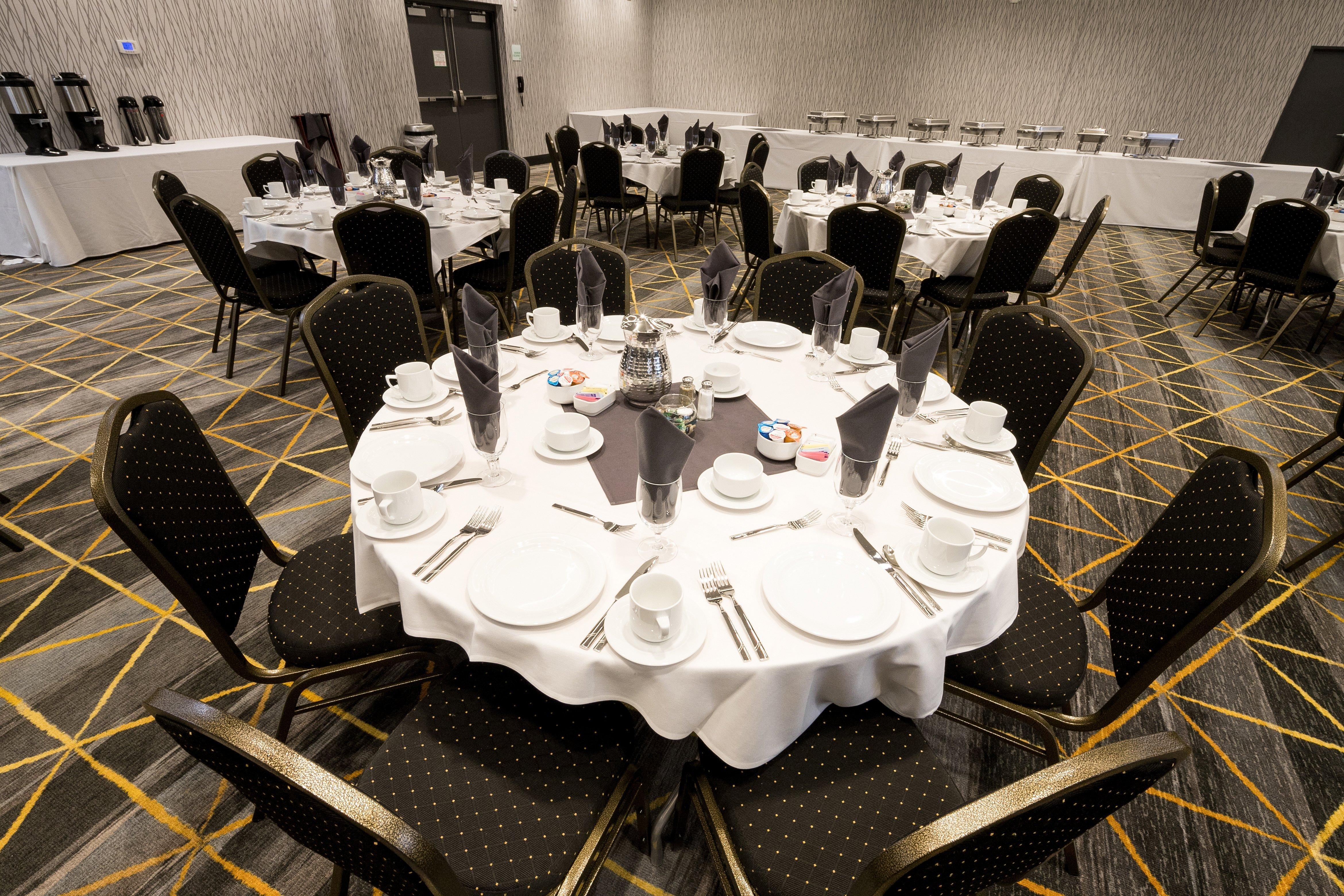 Holiday Inn Hotel & Suites - Mount Pleasant By Ihg Экстерьер фото