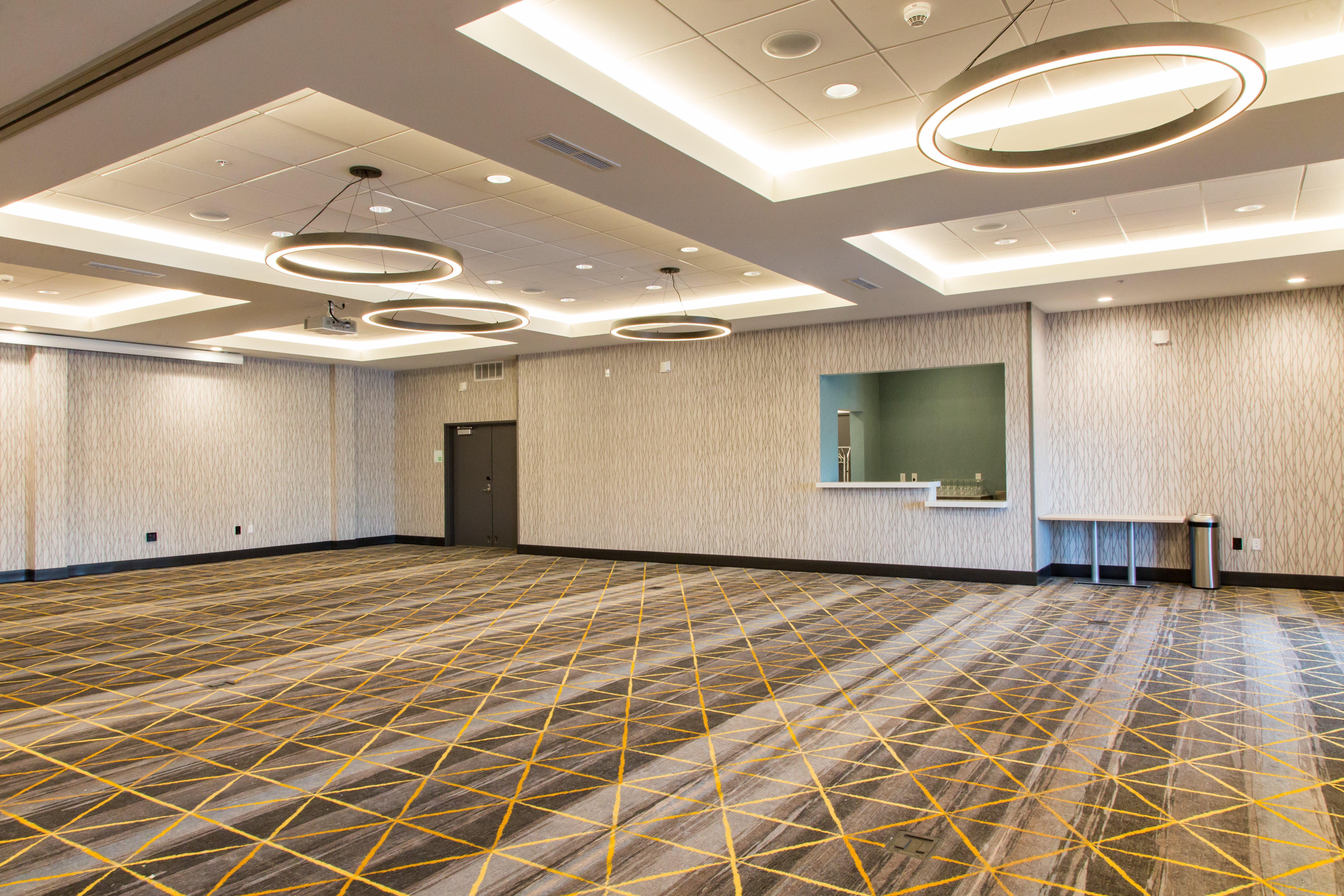 Holiday Inn Hotel & Suites - Mount Pleasant By Ihg Экстерьер фото