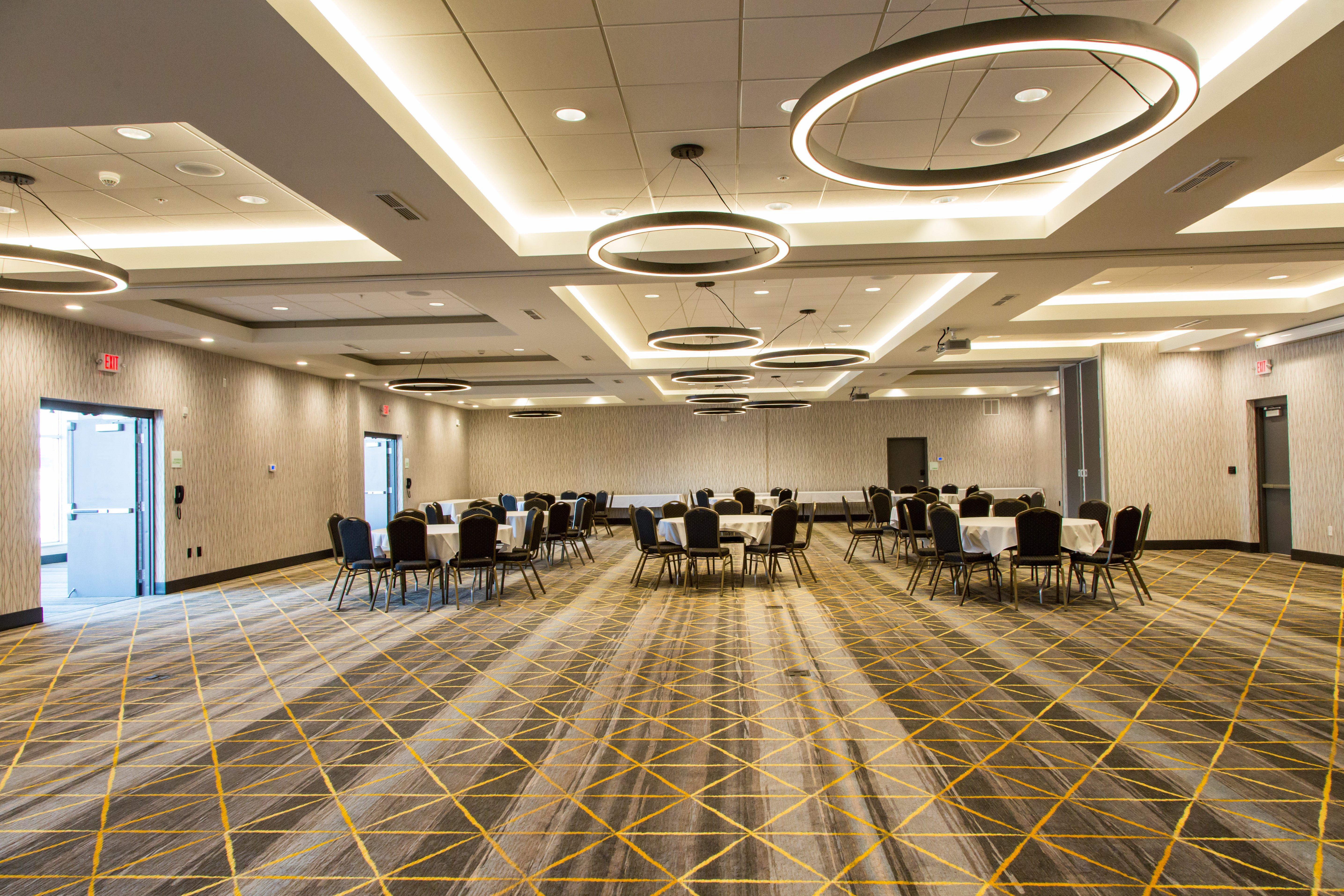 Holiday Inn Hotel & Suites - Mount Pleasant By Ihg Экстерьер фото